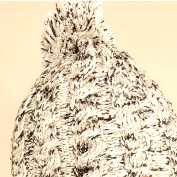 NWT Knit Peruvian Pom-Pom Hat - Sherpa Lined Cream and Brown - Picture 2 of 7